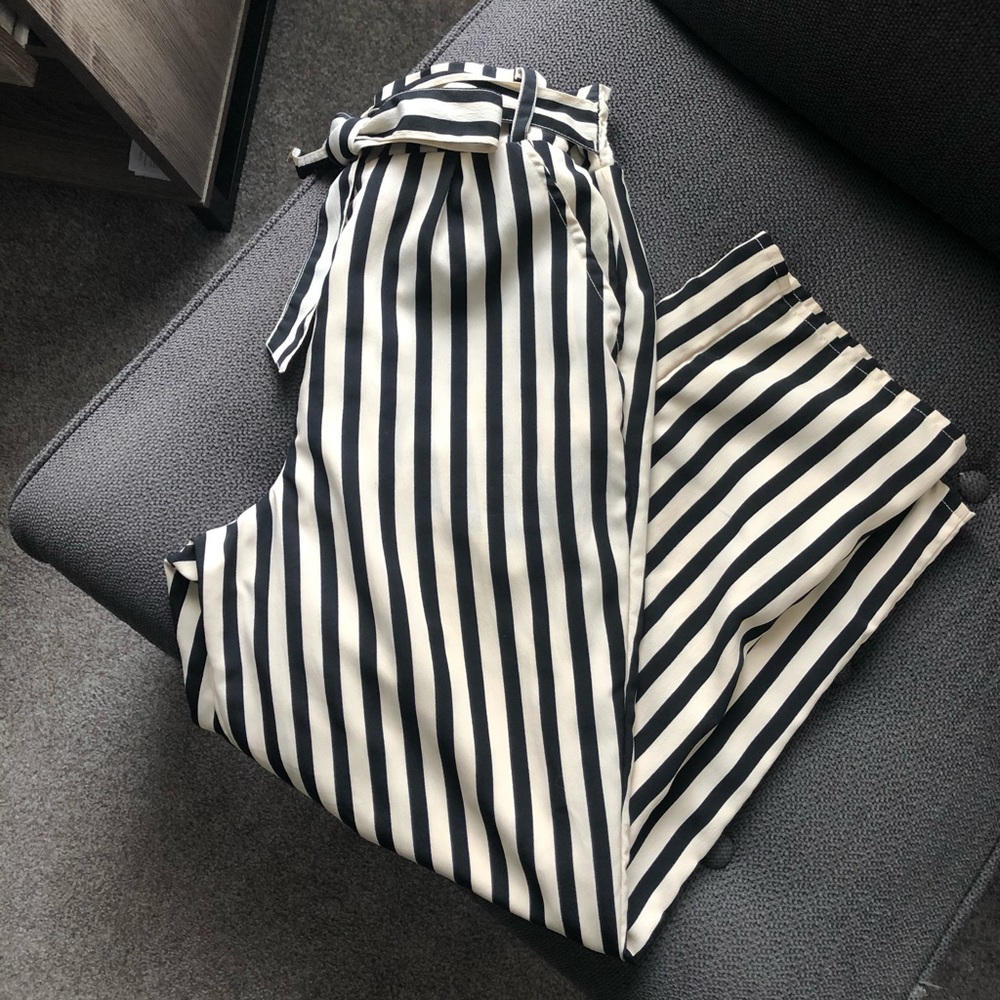 AMUSE SOCIETY Cropped Pants